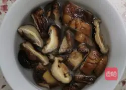 Illustration of how to make oil-consuming mushrooms and vegetables 1