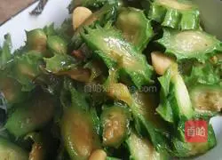 Illustration of how to make stir-fried loofah 6