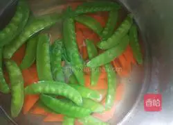 Illustration of how to make snow pea health dishes 3