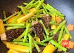 Illustration of how to cook morels for beauty and blemishes 4