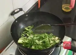 Illustration of how to stir-fry hot pepper 5