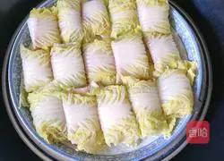 Illustration of how to make bacon and baby vegetable rolls 4