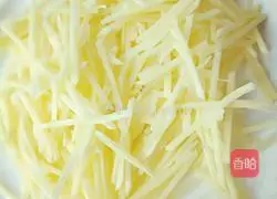 Illustration of how to make fried shredded potatoes with bad pepper 2