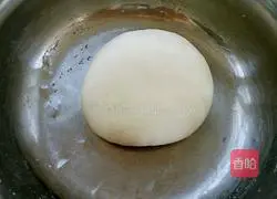 Illustration of how to make noodles with scallion oil 3