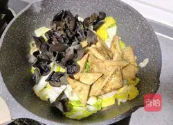 Illustration of how to make cabbage and tofu stew 7