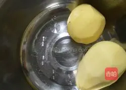 Illustration of how to make cold shredded potatoes 1