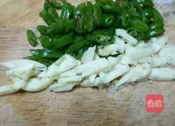 Illustration of how to make shredded mustard greens 7