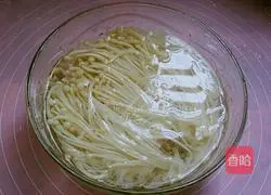 Illustration of how to make cold golden cucumber 5