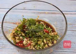 Illustration of how to shred Pleurotus eryngii mushrooms 6