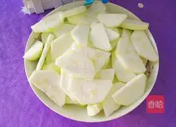 Illustration of how to stir-fry fungus with pu melon 3