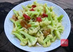 Illustration of how to make fried cauliflower and dried shrimps 9