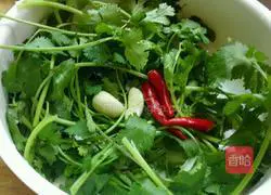 Illustration of how to make cold black fungus 2