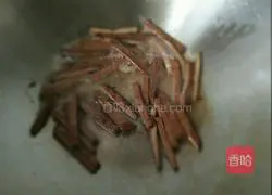 Illustration of how to make fried tofu with celery 5