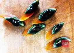 Illustration of how to make preserved eggs with tofu 4