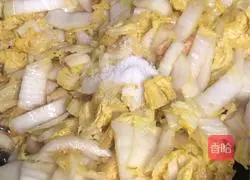 Sichuan cuisine-Illustration of how to make sweet and sour cabbage 8