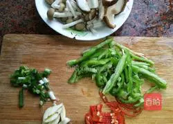 Illustration of how to make stir-fried mixed mushrooms 3