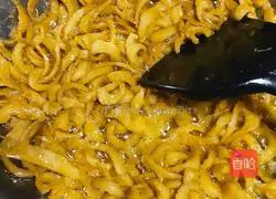 Illustration of how to make fried and roasted water gluten 4