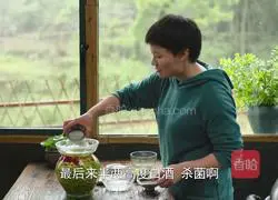 Illustration on how to make homemade pickled pepper and bamboo shoots sour and spicy as an appetizer (includes the old mother's water recipe)
