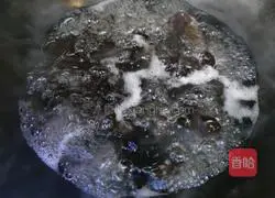 Illustration of how to mix fungus with beautiful sauce 7