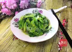 Illustration of how to make garlic lettuce 11