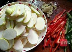 Illustration of how to make stir-fried wild rice 2