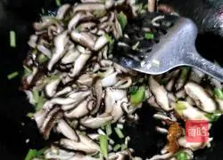 Illustration of how to make shiitake mushroom slices 6