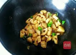 Illustration of how to make fried lotus root 8