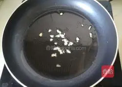 Illustration of how to make garlic lettuce 3