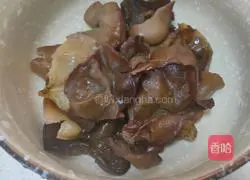 Illustration of how to make fungus mixed with cucumber 1