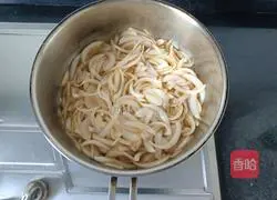 Illustration of how to make stir-fried onions 6