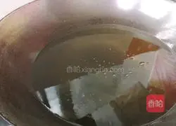 Illustration of how to make fried vegetarian meatballs 3