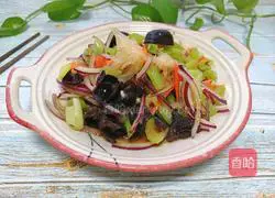 Illustration of how to make cold white fungus 1