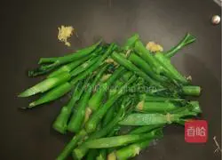 Illustration of how to make ginger kale (authentic Cantonese style home cooking simple version) 10