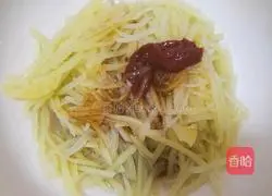 Illustration of how to make spicy and sour potato shreds 6