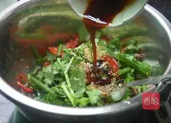  Illustration of how to make beef mixed with coriander 9