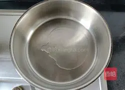 Illustration of how to make sauced cowpeas 8