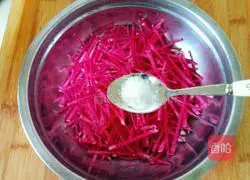 Illustration of how to make sweet and sour radish 6