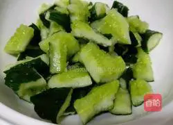 Illustration of how to make cold mushrooms and cucumbers 3