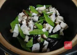 Illustration of how to make assorted lotus root dices 3