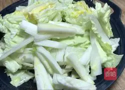 Illustration of how to make spicy cabbage 1