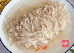 Illustration of how to make cold enoki mushrooms 7
