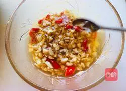 Illustration of how to make fried noodles with steamed chrysanthemum chrysanthemum 10