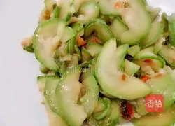 Illustration of how to make fried zucchini with chopped pepper 8