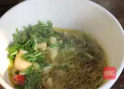 Illustration of how to pat cucumbers 6