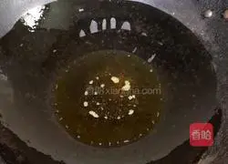 Illustration of how to make sweet and sour shredded cabbage 3