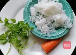 Illustration of how to make cold konjac shreds 1