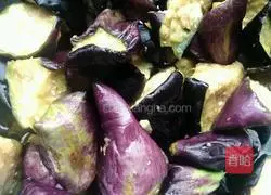 Illustration of home-style braised eggplant 2