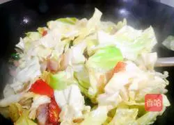 Illustration of how to make hand-shredded cabbage 6