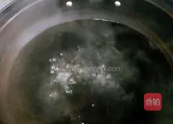 Illustration of how to make cold Tianqi vegetables 14