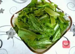 Illustration of how to make black bean sauce and dace mixed with lettuce 3